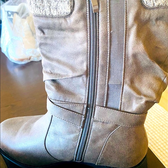 TORRID BOOTS GREY SIZE 9.5 WIDE! - Picture 2 of 3